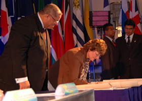 signing the Agenda in Panama